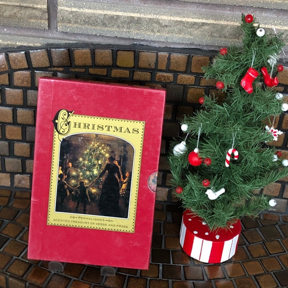 ‘Christmas: Penhaligon's Scented Treasury of Verse and Pros’ Hardcover Bk Gift